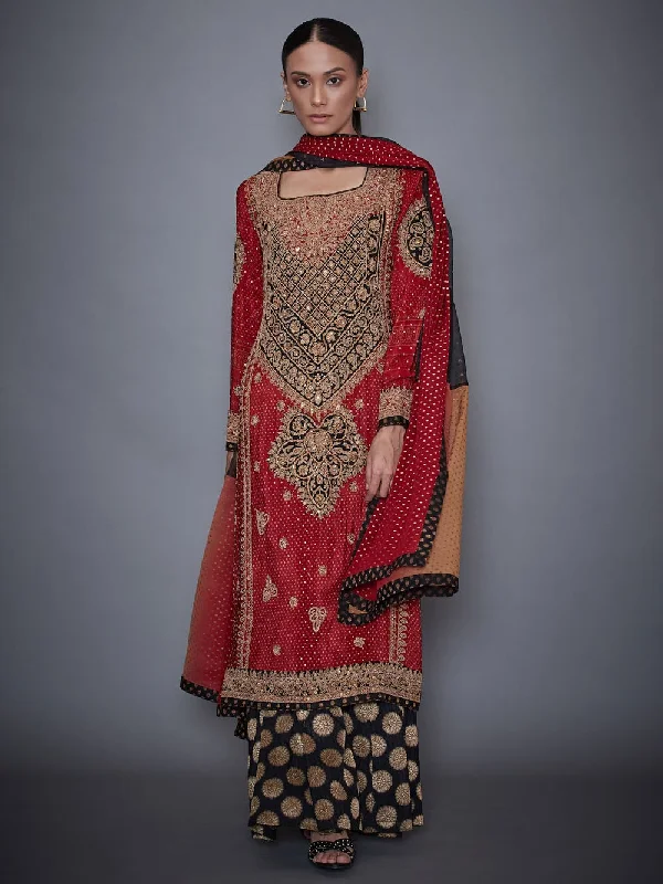 RI Ritu Kumar Burgundy & Black Embroidered Kurti With Dupatta And Palazzo PantsBoard Shorts